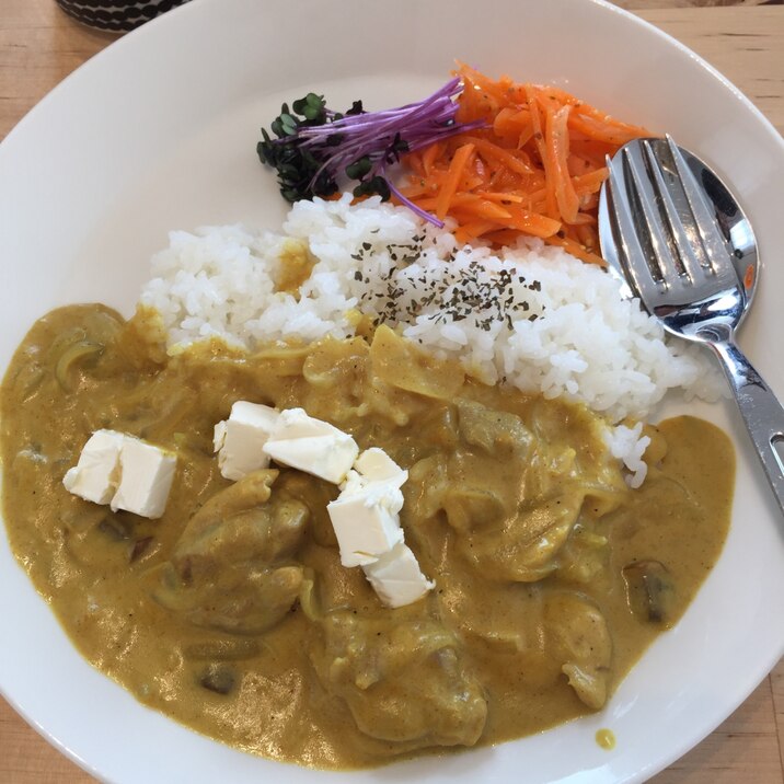 チキンのマイルドチーズカレー